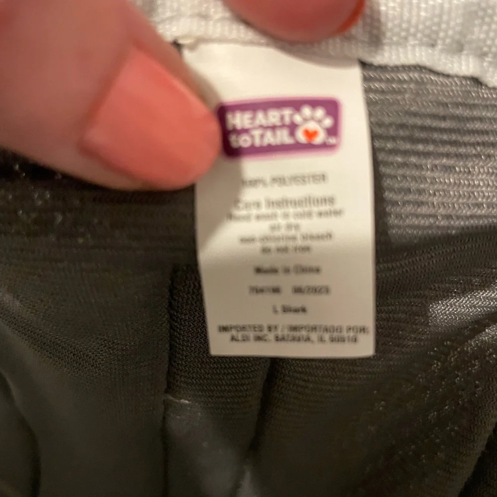 Heart to Tail Dog life jacket, size large NEW!